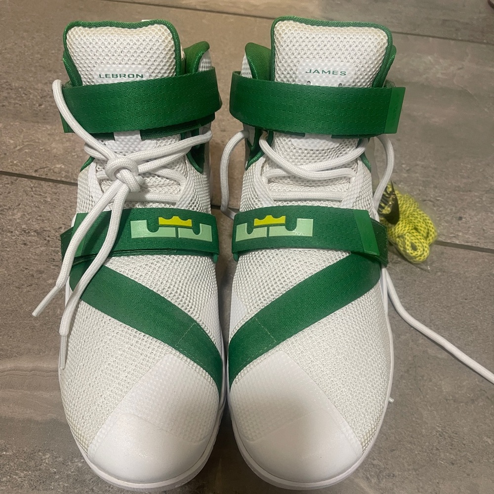 Nike Zoom LeBron Soldier 9 Prm 'Oregon' Men's size 11